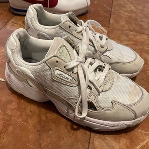 #adidas #adidasforum #adidassize9 very new but it has stain that why its cheap